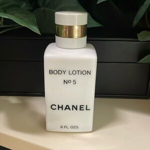 🌺Chanel No5 Vintage Body Lotion! Heavy Milk Glass Collectible Jar!